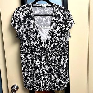 Cato Plus Size Top. Short Sleeve White and black Butterfly Design 🦋